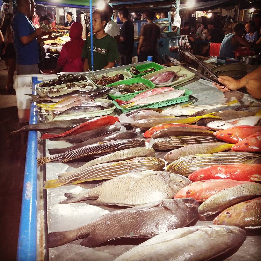 Delicious fish on the local night market #yummy #gilitrawangan #bali
