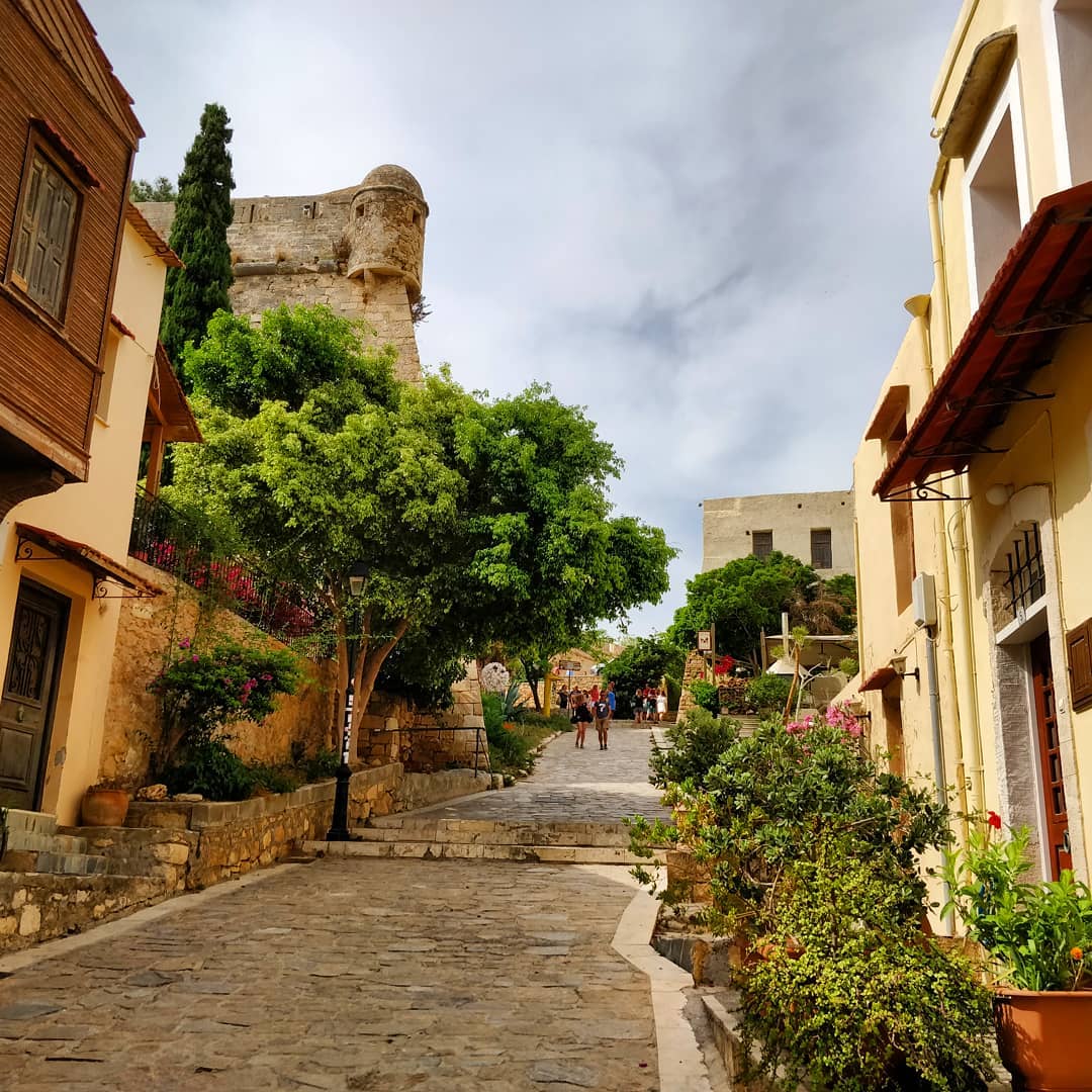 We finally found a pitoresque greek village here on  #crete. Lovely old town.